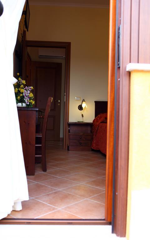 Casa Vacanze S. Marco Valderice Cameră foto
